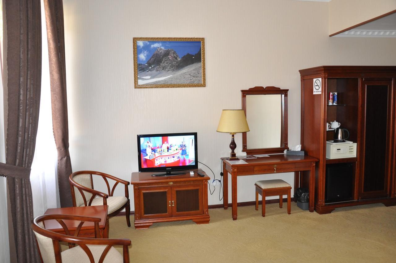 Firuz Hotel Khujand Habitación foto