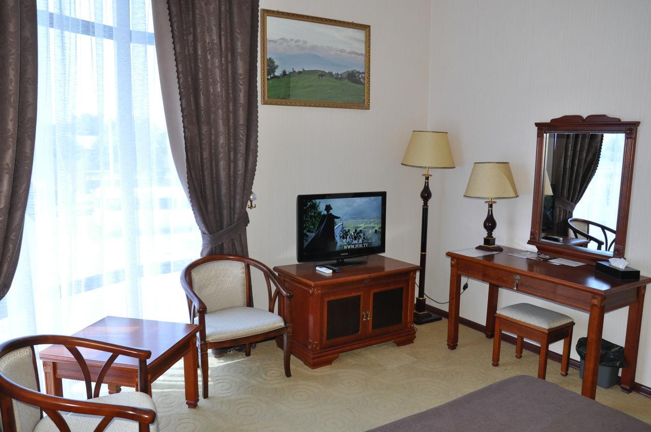 Firuz Hotel Khujand Habitación foto